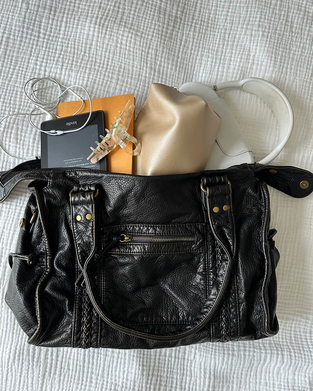 Ladies' Spacious Handbag with Adjustable Shoulder Strap and Zip