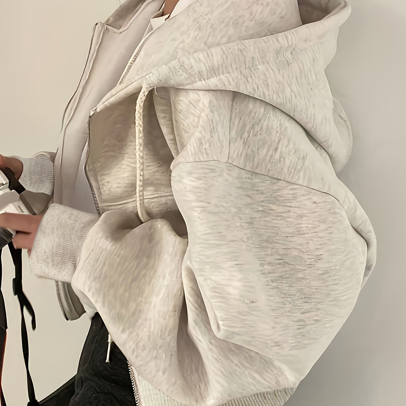 Sophie | Sweat à capuche uni avec zip et cordon de serrage