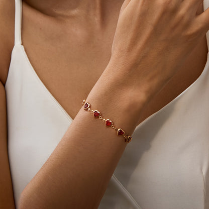 Sophie | Bracelet élégant avec breloque cœur rouge