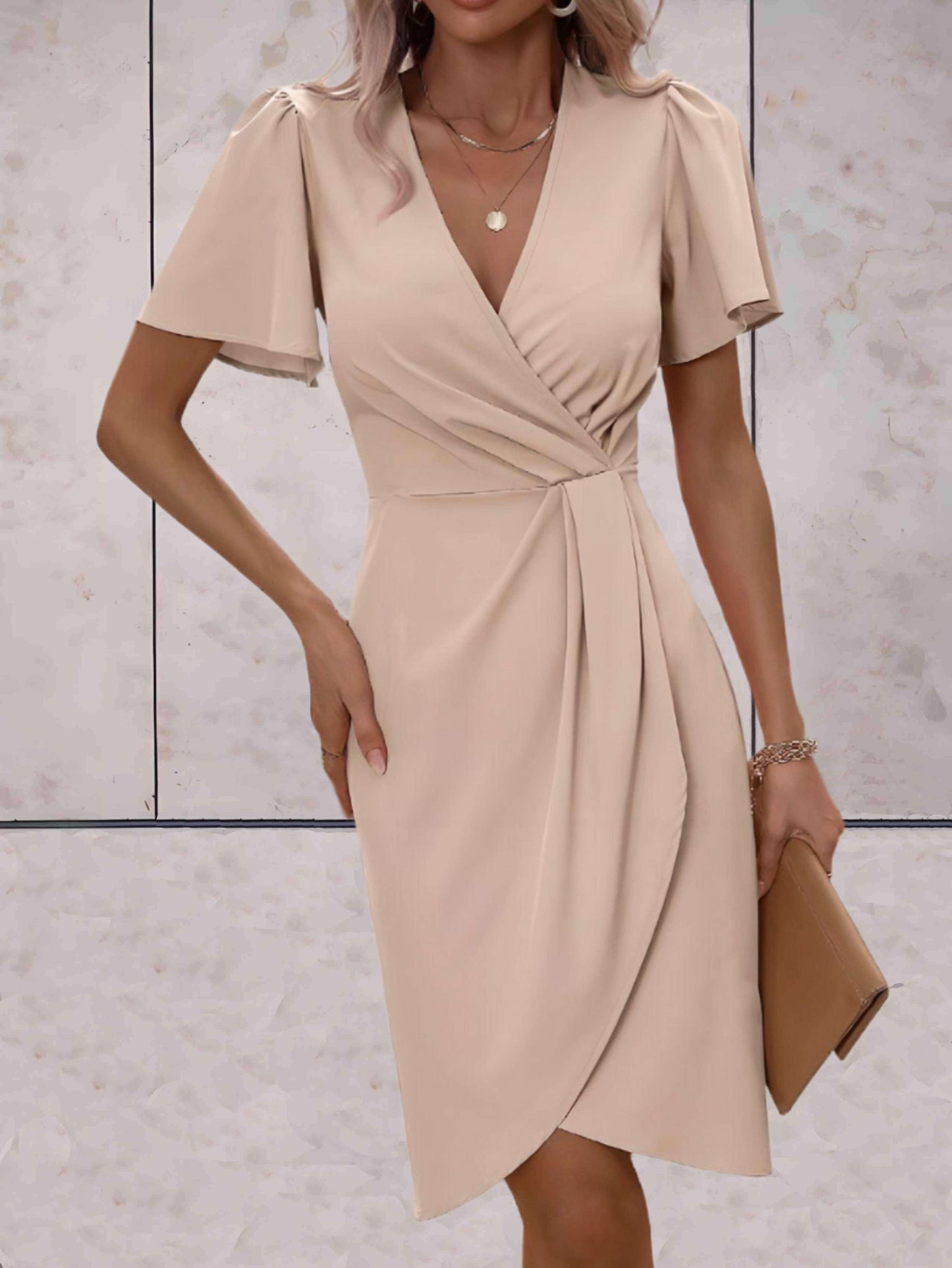 Sophie | Robe ajustée avec col en V et effet portefeuille