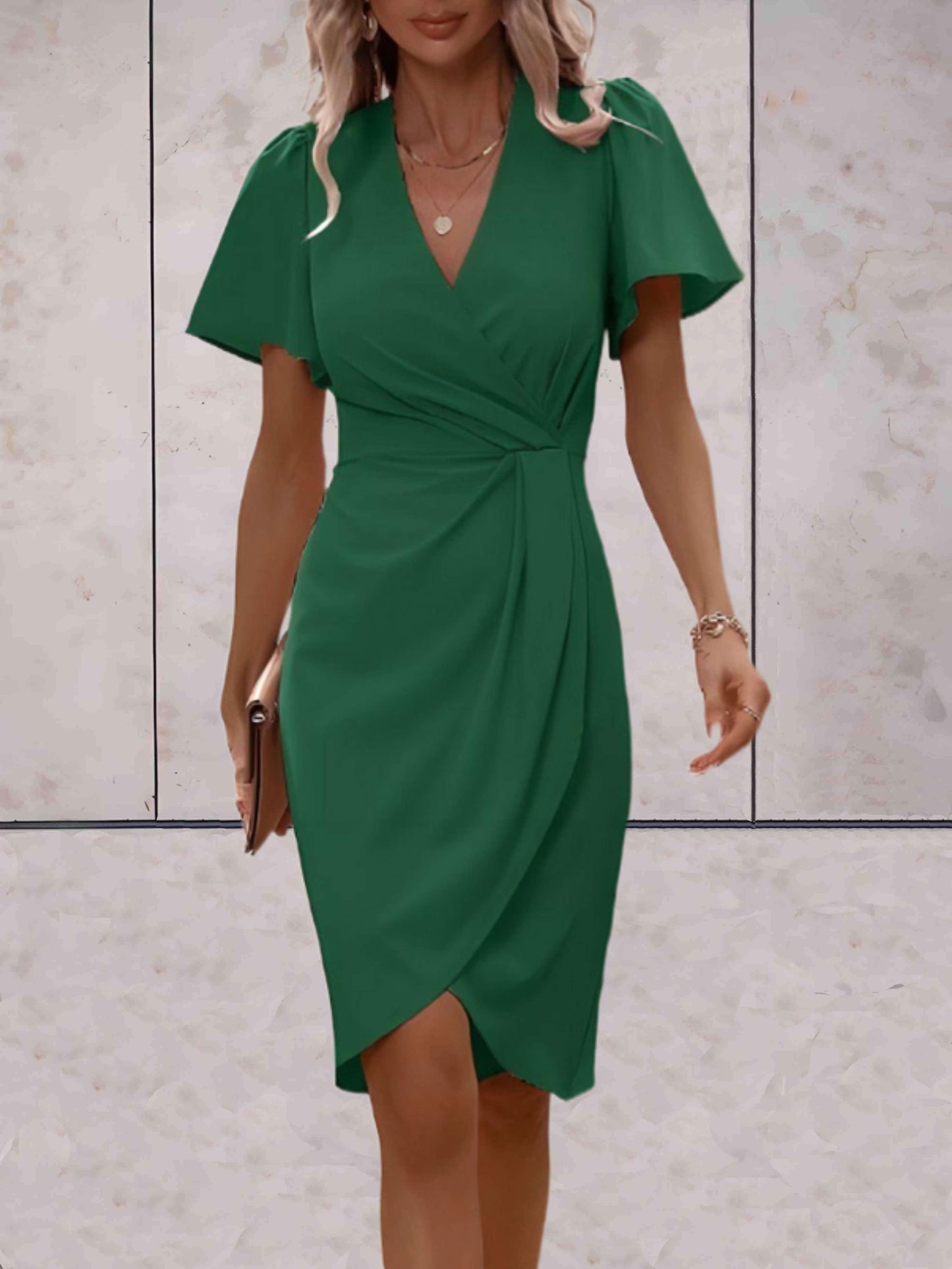 Sophie | Robe ajustée avec col en V et effet portefeuille