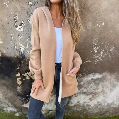 Giacca primaverile da donna con cerniera e vestibilità casual