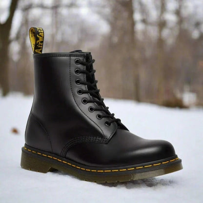Ankle boots with laces and profile sole