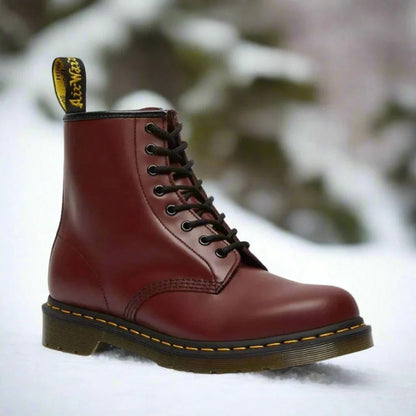 Ankle boots with laces and profile sole