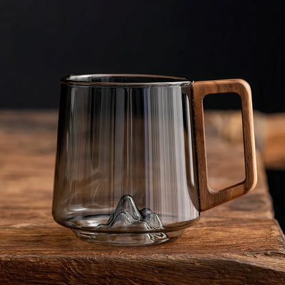 Tazza da caffè in vetro fumé con manico in noce