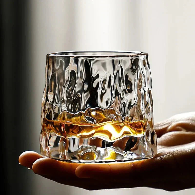 Whisky Glass with Rotating Design and Geometric Relief for Elegant Enjoyment