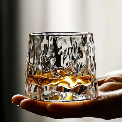 Whisky Glass with Rotating Design and Geometric Relief for Elegant Enjoyment