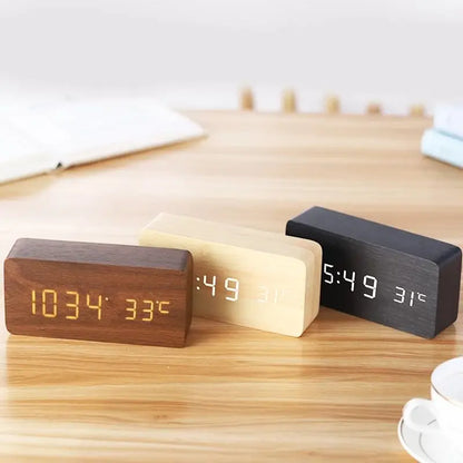 TimberTime - Reloj LED de madera natural - Diseño único - Función de alarma digital