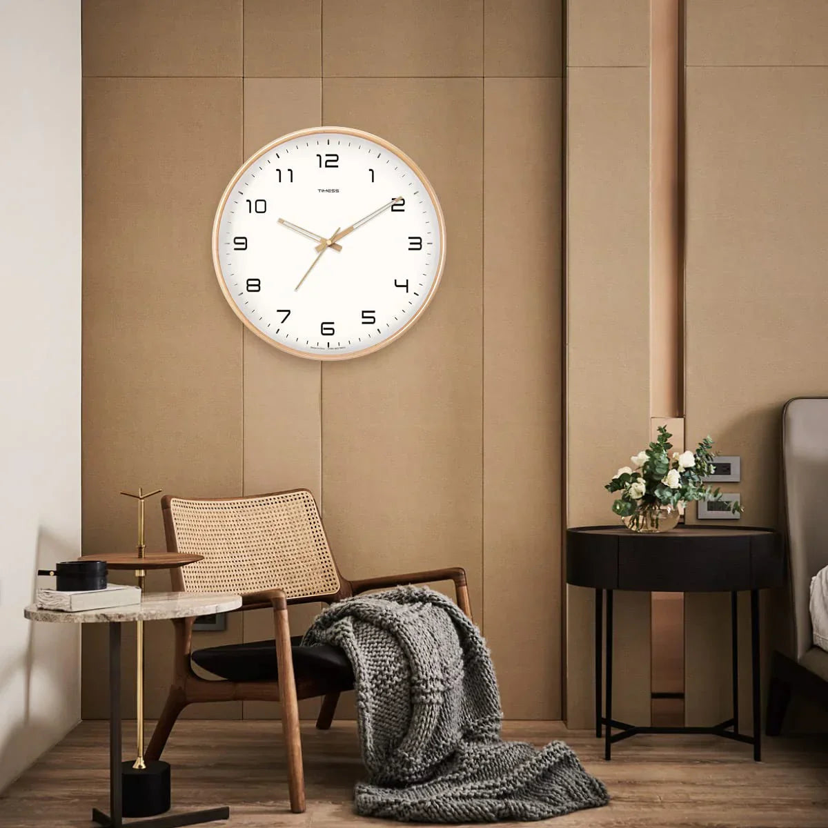 TimelessWood - minimalistinen massiivipuinen seinäkello - ainutlaatuinen muotoilu