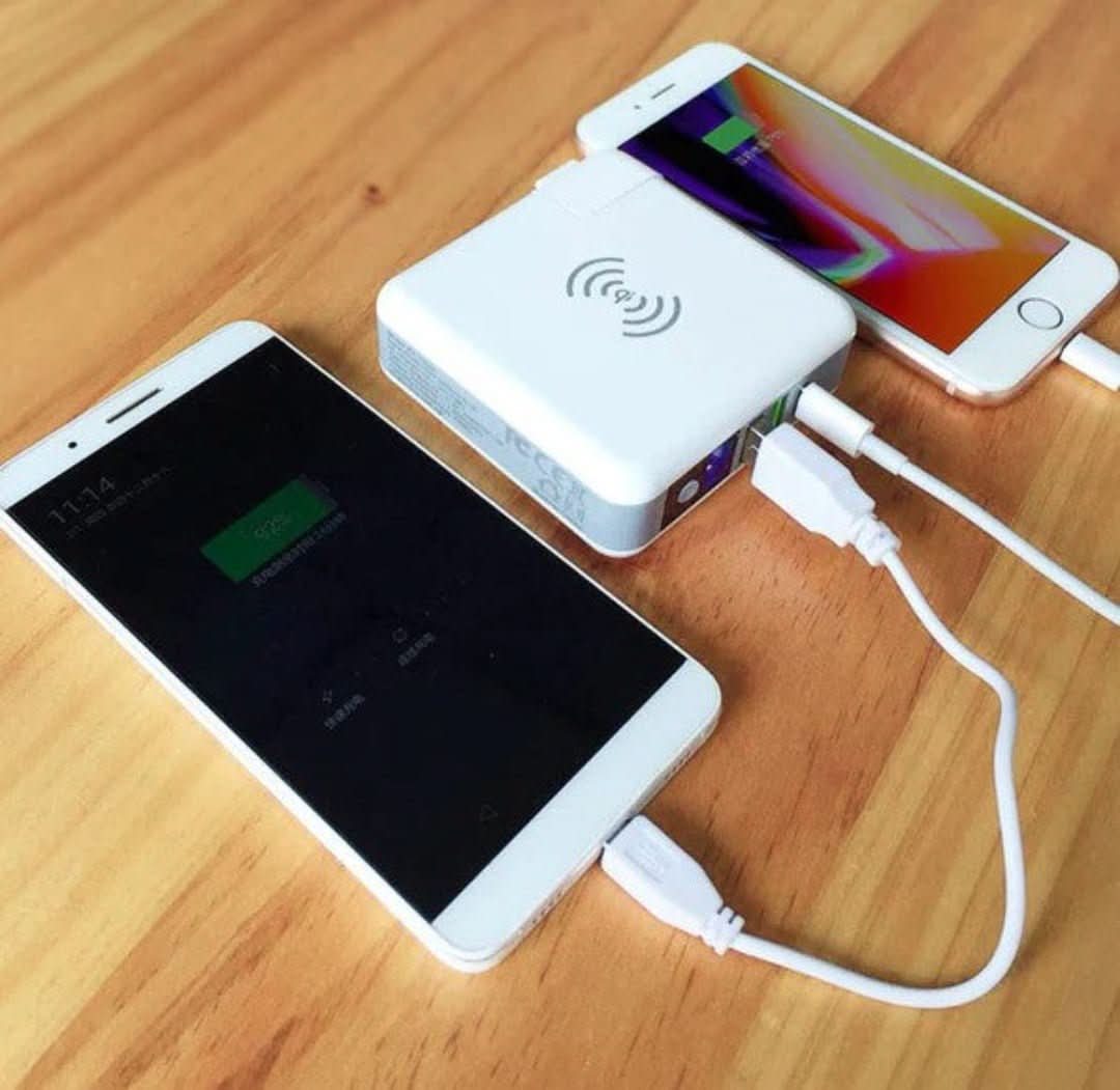 Travel PRO | 5 in 1 Power Bank + Storage