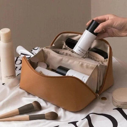 Viral leather make-up bag | Keep all your cosmetics at hand