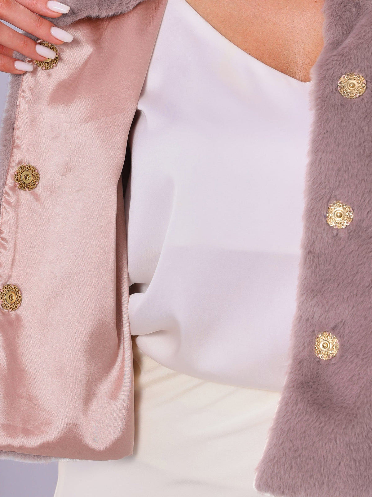 Short Faux Fur Winter Jacket with Collar and Buttons for Women