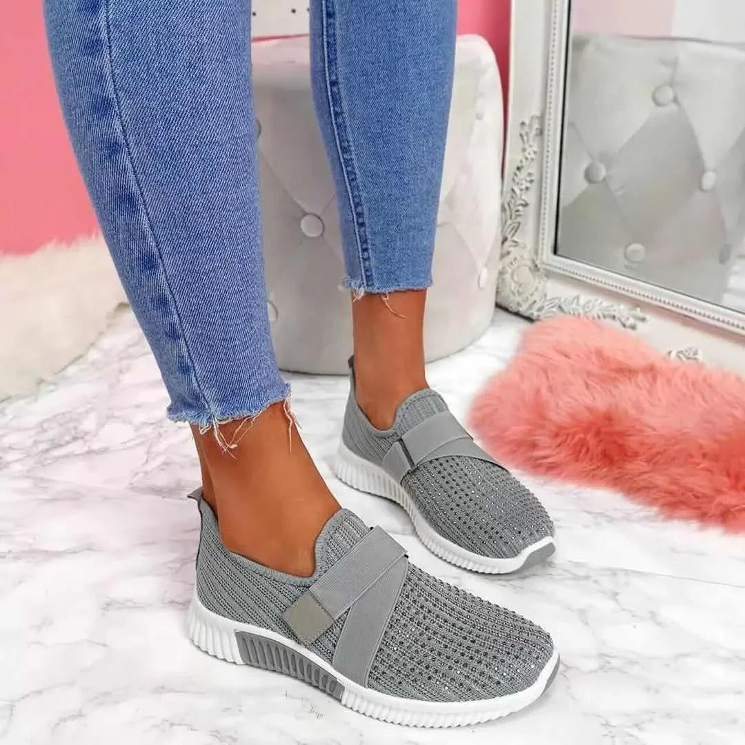 Gwen – Elegant T-Strap Flats for Women