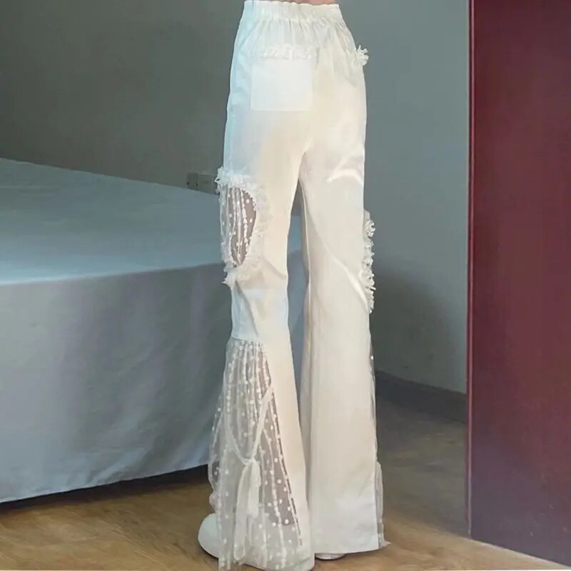 Viola | Pantalon évasé | Taille haute | Détails en dentelle