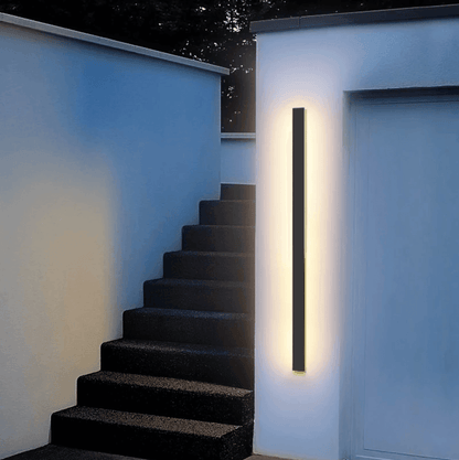 Elegante aplique de pared LED vertical – Elegancia resistente a la intemperie para exteriores