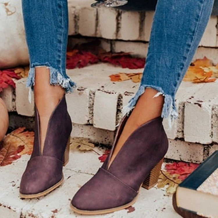 Vintage Women's Ankle Boots with Block Heel and V Cut